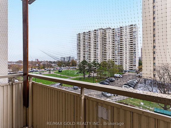 3rd image of 340 Dixon Rd #513