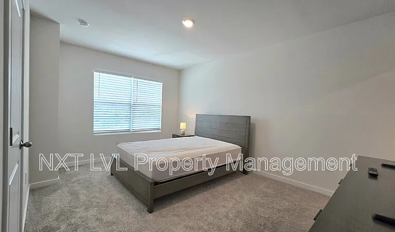 8369 Everly Preserve Dr — Photo 15