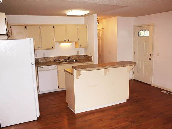 3rd image of 388 N Hayden Island Dr #126