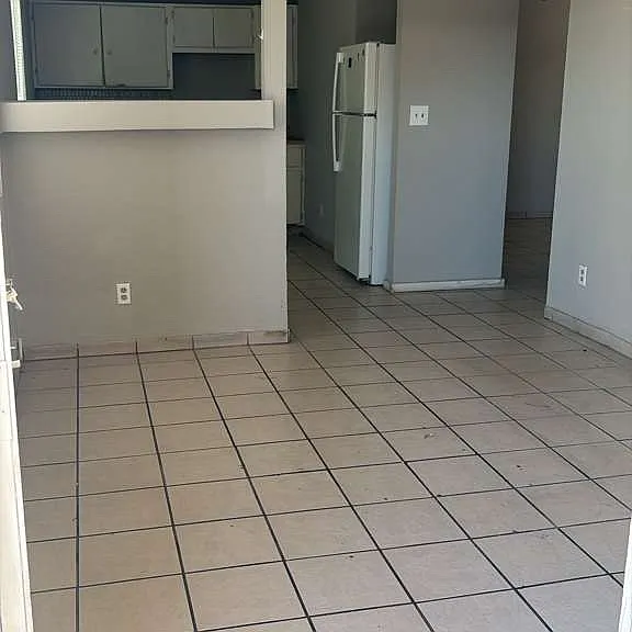 3225 W Melvin St #3 — Photo 2