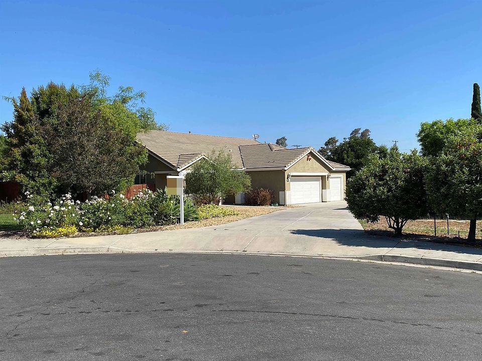 1st image of 640 Feeney Pl