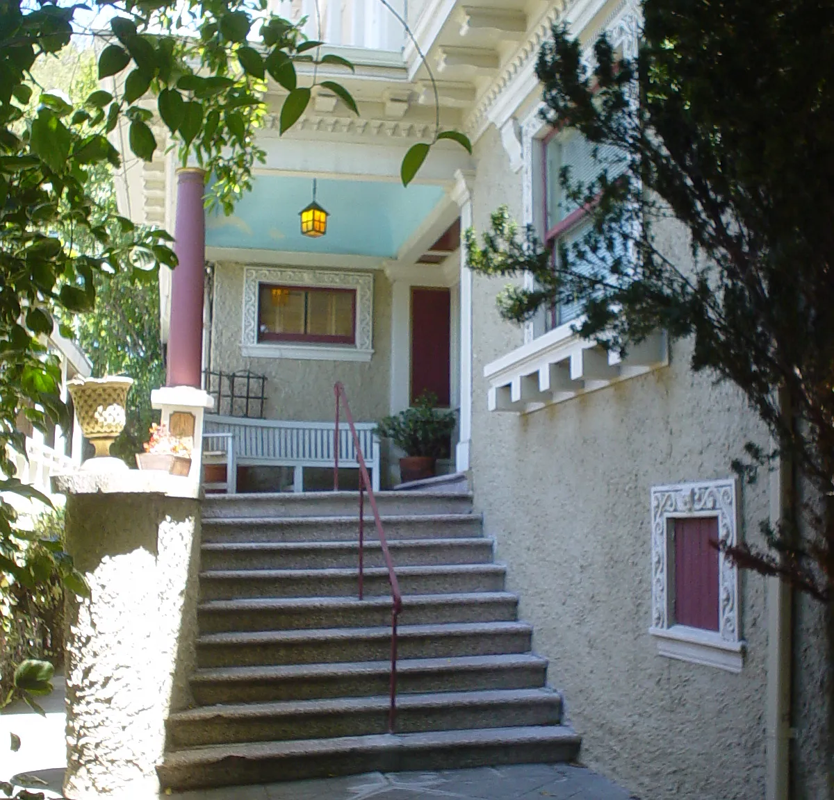142 Moss Ave — Photo 1