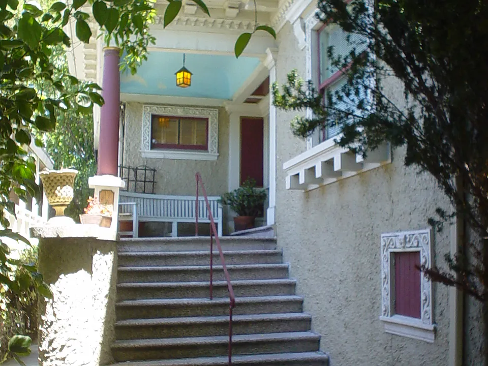 142 Moss Ave #7