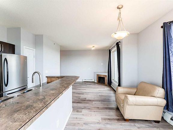 4th image of 1727 S 54th St SE #425