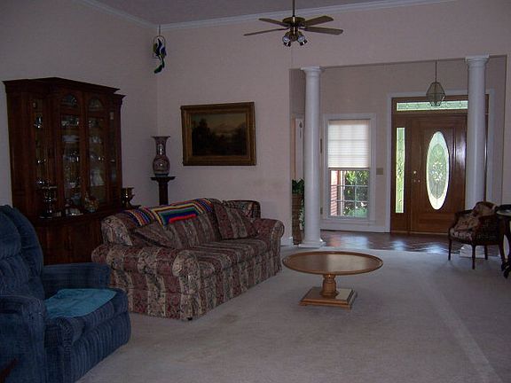 5th image of 1040 Winchester Ln