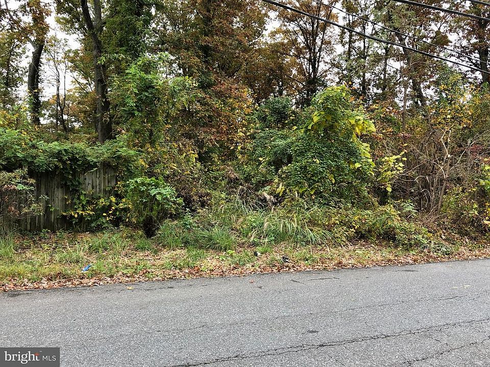 2nd image of 5506 Lanham Station Rd
