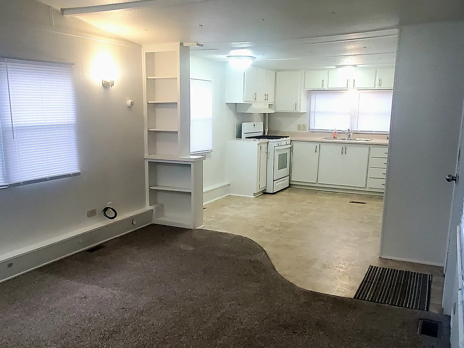 1713 E Rosser Ave — Photo 2