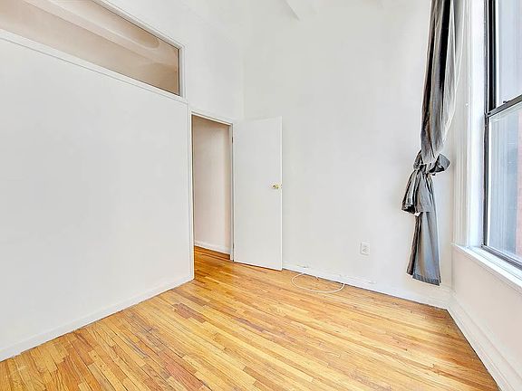 4th image of 220 Park Ave S #8E