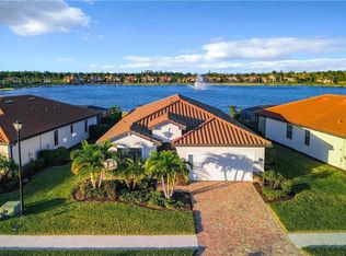 1556 Santiago Cir, Naples, FL 34113