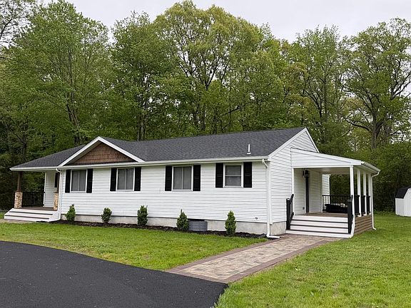 3rd image of 2470 White Oak Rd