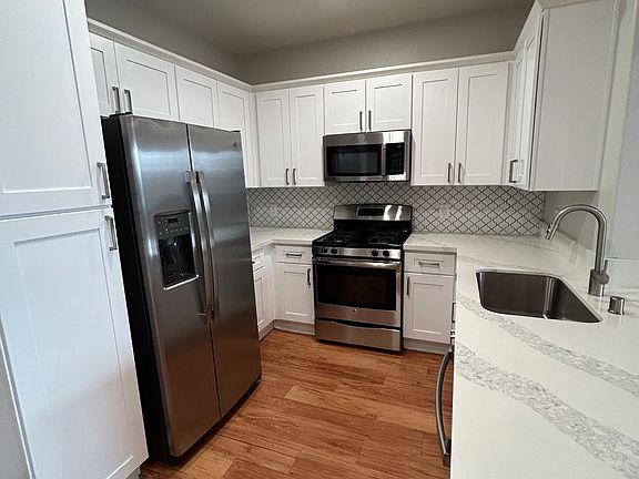 5th image of 5552 W 6th St #3-210
