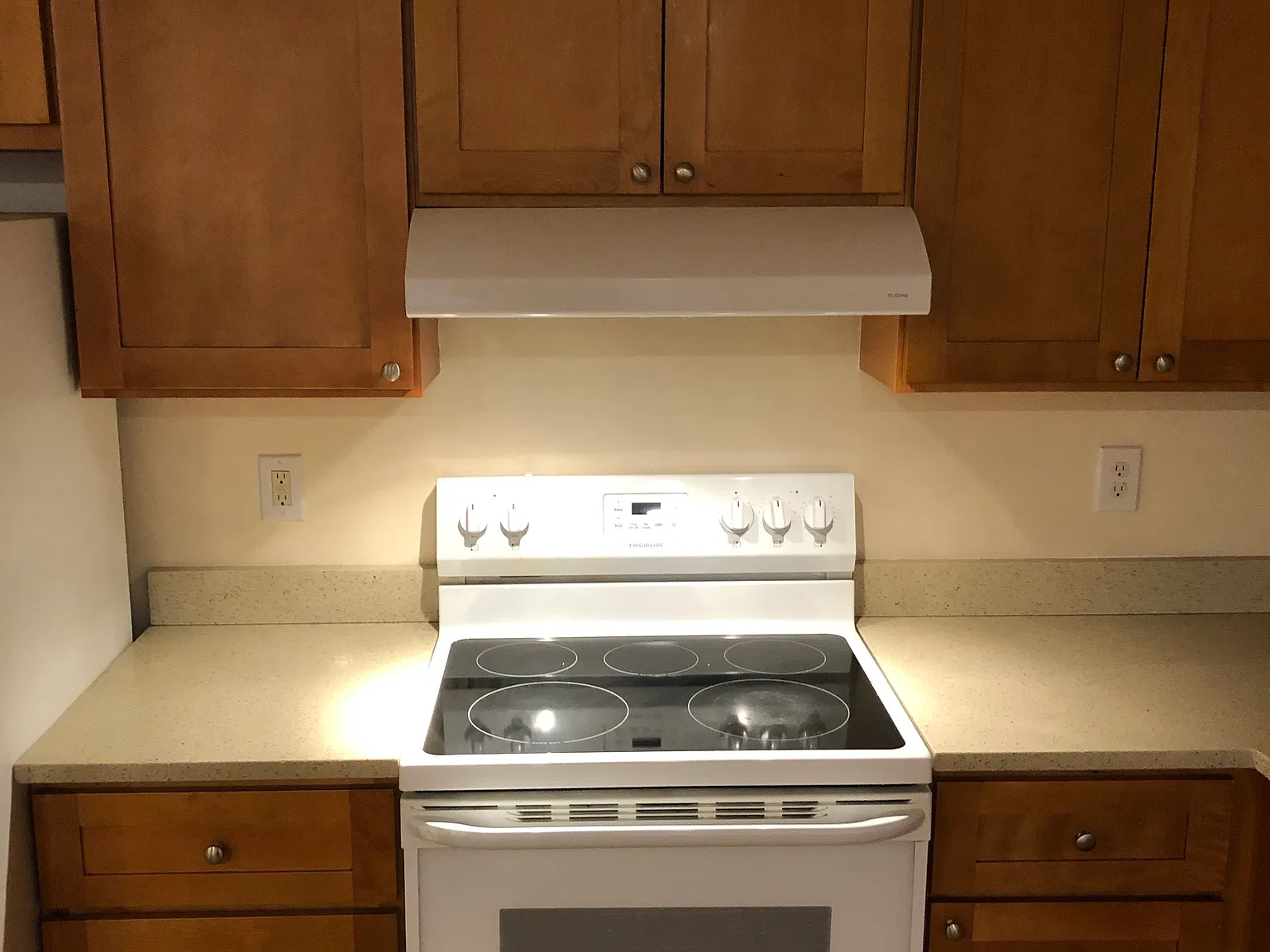 3 bed, 1.5 bath, 1008 sqft, $1,704 — Photo 4