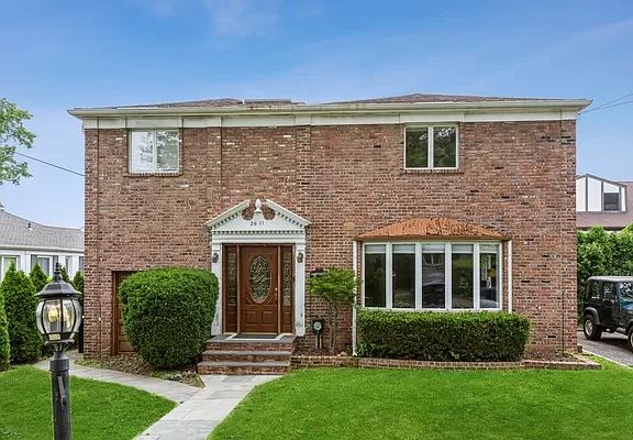 5th image of 2611 Bell Blvd