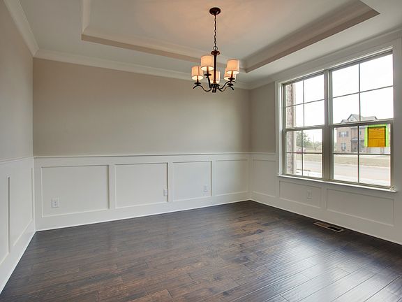 2nd image of 2916 Hadley Close Ln