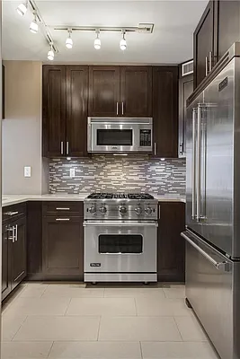 Sold by R New York | media 8