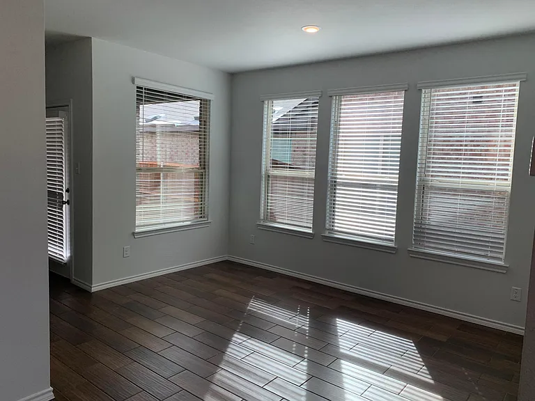 1708 Wayne Ln — Photo 9