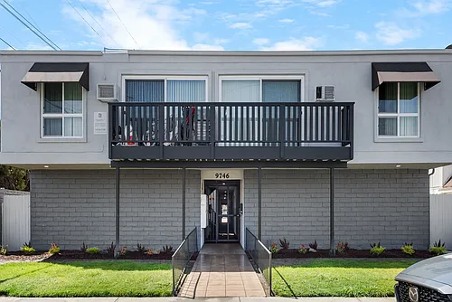 Park Apartments-Beautiful recently renovated Photo 1