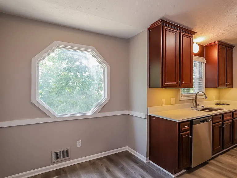 392 Doeskin Ln SE — Photo 8