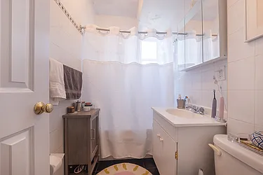 Rented by Rita S Citrin, LREB