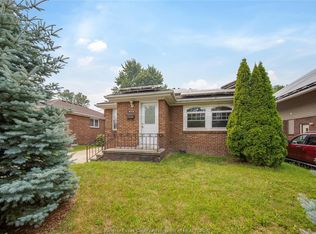 563 Indian Rd, Windsor, ON N9C 2M5
