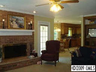 4th image of 924 Brittany Ct