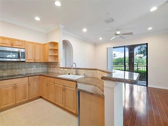 3rd image of 2739 Kinsington Cir #2E