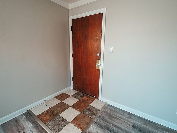 4th image of 632 Maple Dr #3