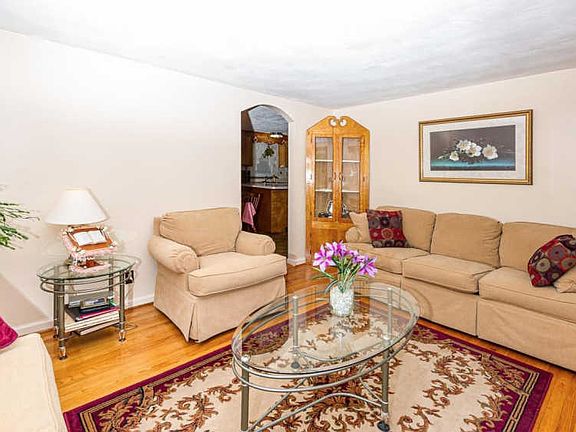 4th image of 114 Patterson Dr