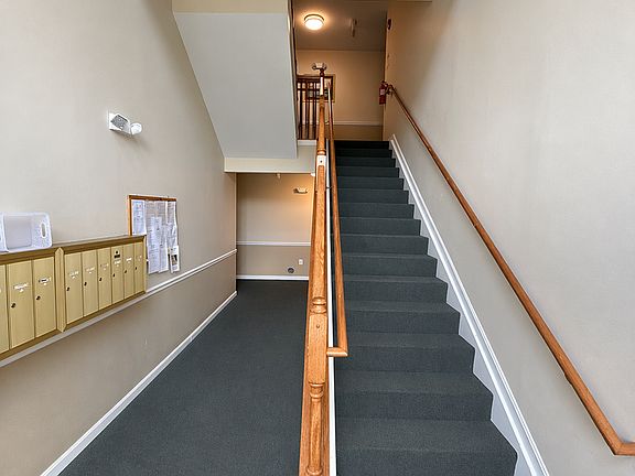 2nd image of 1411 Bonnett Pl Unit F