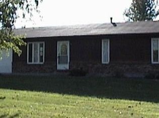 10757 S Neer Dr, Silver Lake, IN 46982