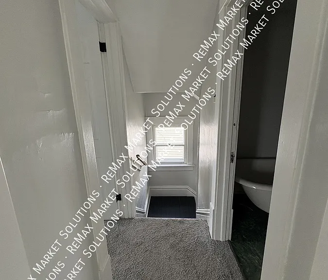 1200 Girard St — Photo 2