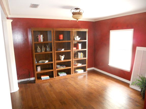 3rd image of 1413 Hiawatha Ln