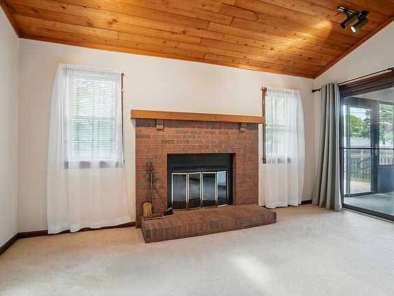 4th image of 2876 Buxton Ln