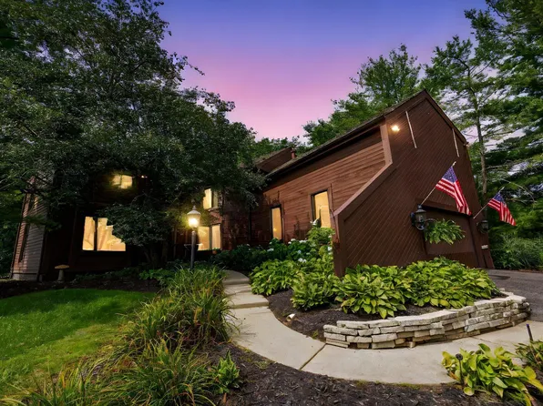 5809 Clover Ln, Westerville, OH 43081