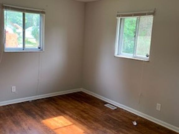 4th image of 1362 W Pruitt St