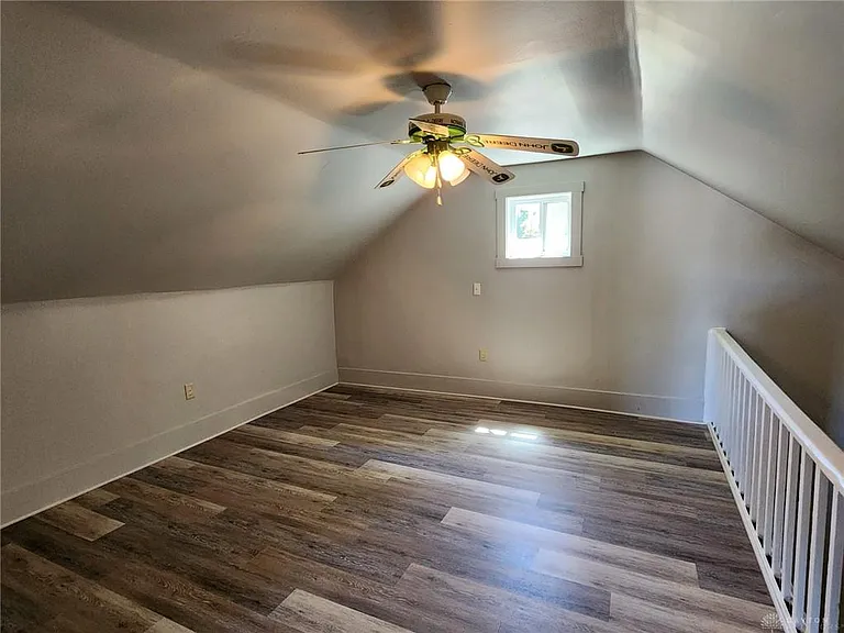 211 Race St — Photo 12