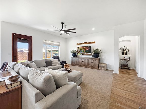 5th image of 3369 W 36th St