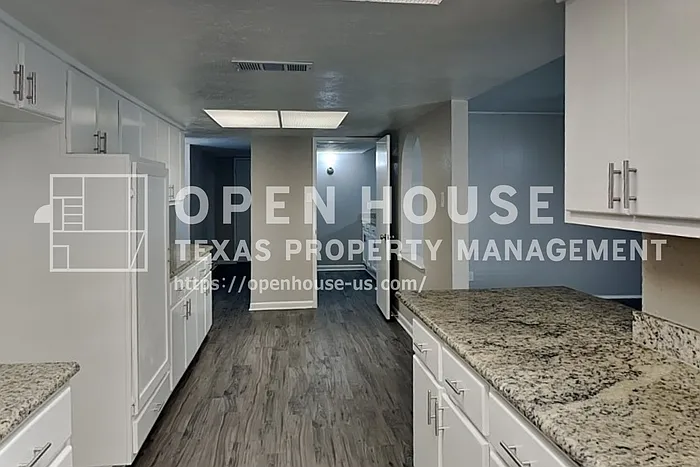 5901 Excalibur Dr — Photo 6