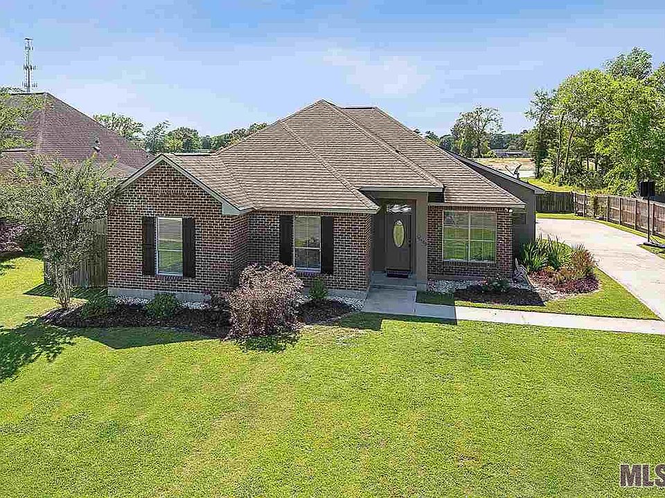 1st image of 15189 Amanda Dr