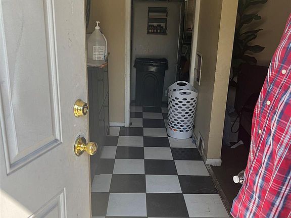 5th image of 10526 W Outer Dr