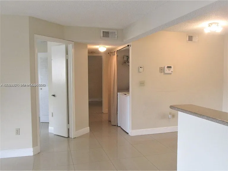 9491 Palm Cir S #205 — Photo 7