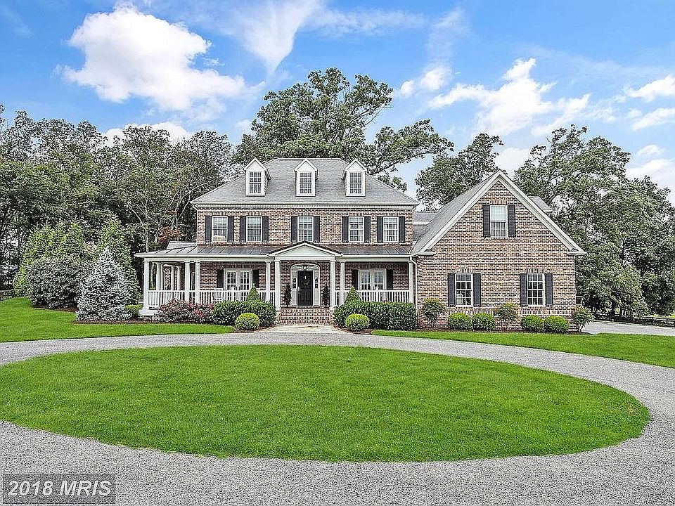 1st image of 970 Oak Tree Rd