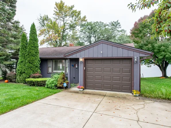 21349 121st St, Bristol, WI 53104