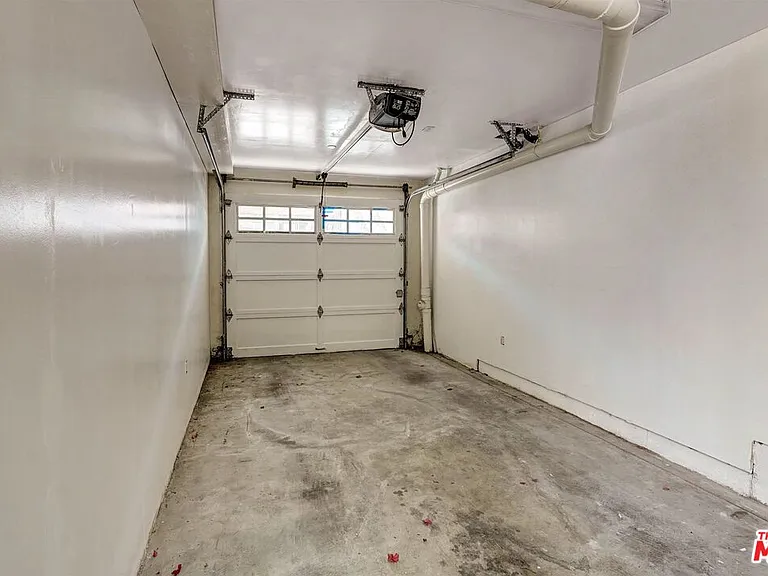 456 1/2 Smithwood Dr — Photo 31