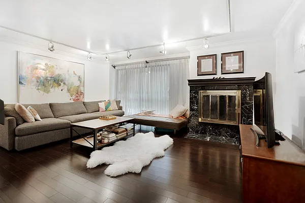 Rented by Compass | media 12