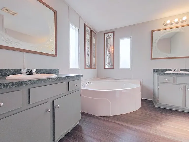 504 Sunshine Dr — Photo 8