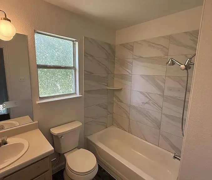 2324 Friarcreek Loop — Photo 7