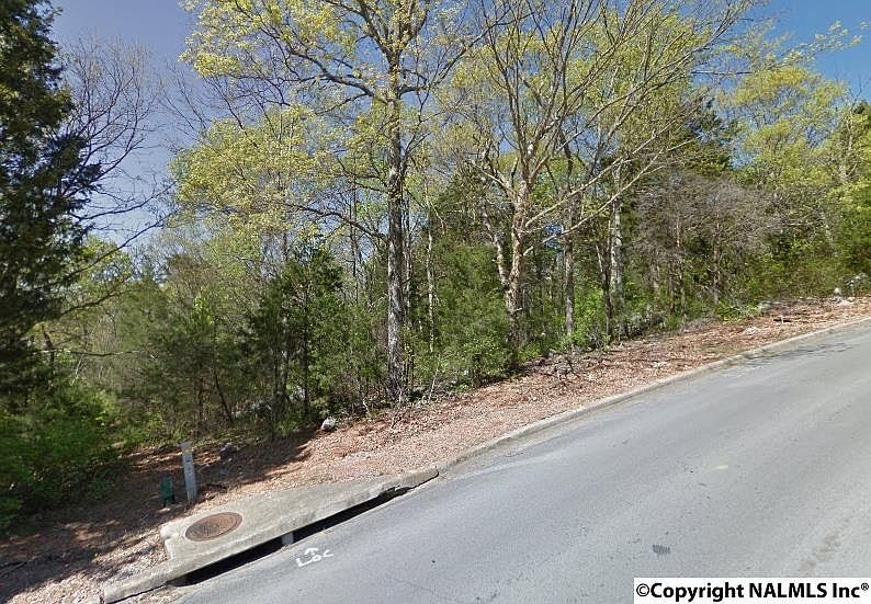 2nd image of 0 Oakwood Ave NE