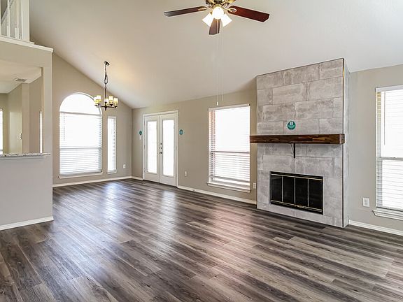 4th image of 1361 Honeysuckle Ln