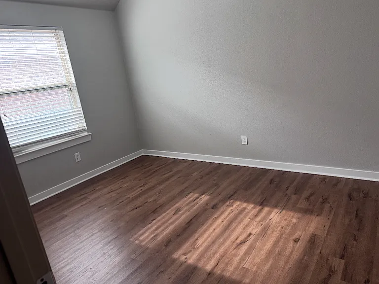 1625 Meadow Trail Ln — Photo 2